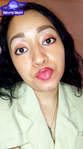 Saturno Squirt Neighbor Makes a Proposal to Her Neighbor and Begins to Undress to Have Hot Sex