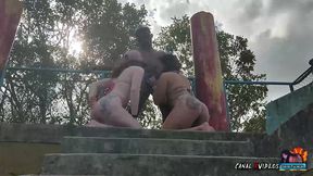 sentando no pau grosso e gemendo muito em um lugar abandonado - em cima do torboga - marcio baiano official e lorrany exotica