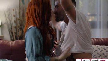 Cheating tgirl Ariel Demure barebacked