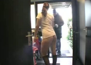 Even pizza delivery guy can't not watching my sweet body