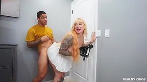 Skylar Vox - Messy Mask Prank