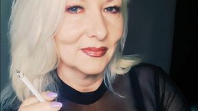 Stepmummy smokes classic elegant 2 menthol slim cigarettes chain with many OMI's and creamy smoke