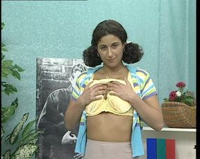 Suesse Muschi Gina Mit Morgendlichem Orgasmus - Sweet Pussy Gina with Morning Orgasm