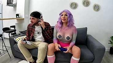 Pamela Mendoza sucking huge cock from gammer boy