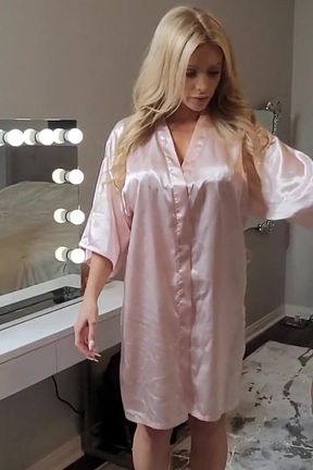 Huneybaked Wins Miss Busty Fitness