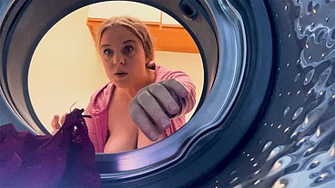 Stepmom stuck in the washing machine takes it in both holes to keep it a secret