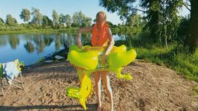 Alla blows away a rare inflatable dragon on the beach and puts on an inflatable vest!!!