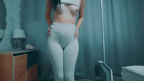 Dirty Slut Masturbates Her Wet Pussy&#x270C; & Urinates