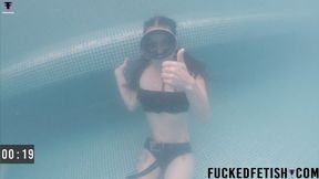 hd Yessica Bunny cast first scene underwater fins pool