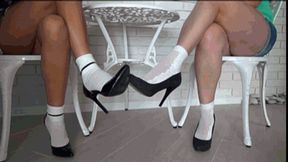 Toe Kissing in sexy pumps under table FSn