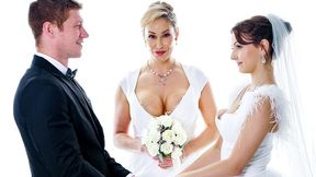 Lovely babes Ryan Keely and Serena Hill love this massive dick