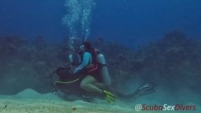 Scuba sex on coral reef, hot miniskirted babe scores big underwater