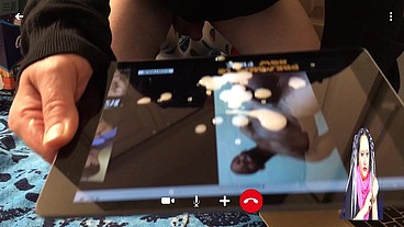 The white boi wanks to BBC porn
