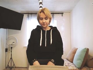 GrabFuck - Hairdresser at home. Paid with jizz