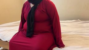 Fucking a Chubby Muslim Mother-in-law Wearing a Red Burqa & Hijab
