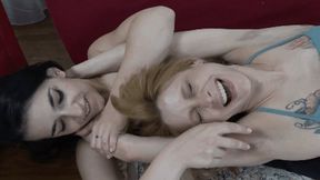 Eve vs Stella: the tickling fight ( LAUGHT )