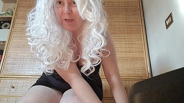 Great pee on the floor really dirty and wet video