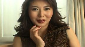Experienced Japanese MILF Maria Yuuki gives an interview