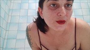 Mistress Roberta - Flip flops and foot worship pov