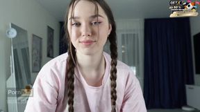 Stepsie bookworm craves anal&#x1F44C; pleasure&#x2014;Valeria Sladkih