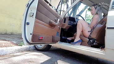 SEXY Lady REVVING-Engine