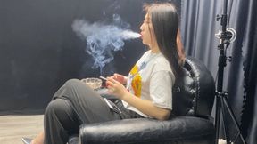New Sexy heavy eie`s smoker interview 4K