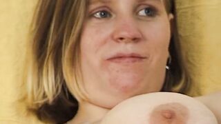 Kleine Dicke hat Ihr erstes Vibrator casting