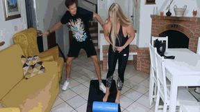 Cool athlete underestimated female strength MP4(1920*1080)HD