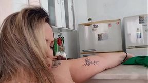 Hot Maids Quick Flick While Lunch Waits