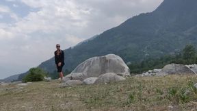 Caught a girl pissing in nature