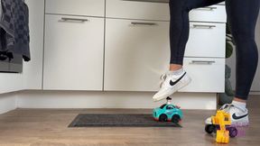 Sneaker-Girl Gym-Lady - Two Toy Cars