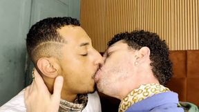 NEW BLIND DATE WITH LOTS OF KISSES - BY GILBERTO DIAS AND SPENCER LOVE- CLIP 2