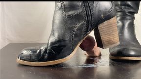 A Bootjob in black Leather Boots - Tramplegirl in black Nylons and well worn patent leather boots is giving a shoejob and crushes the cum out with her heels - cock trampling, CBT, Shoejob and Boot domination - 4k - slavecam only