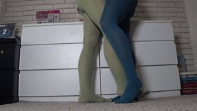 leg flirting in green pantyhose a