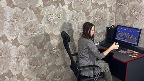 She Might Be My Stepmom, But Damn, She's Still Got It, So I Fucked Her