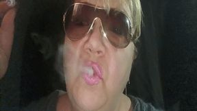 An irrepressible passion for smoking MP4(1280*720)HD