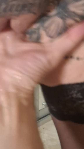 Fingers to Squirt: the Gush Moment