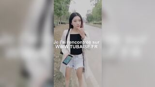 Une avaleuse chinoise baisee dans un bois