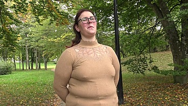 Totalement libre, Gwen, 28ans, expose tout son potentiel de cochonne !