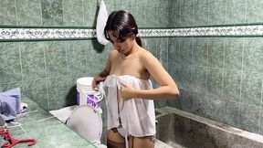I fuck with an attractive girl I meet in a photography studio