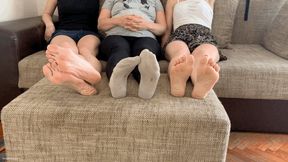 TWO GIRLS SECRETLY PLAYING FOOTSIE WHILE ROOMMATE IS AWAY - MP4 Mobile Version