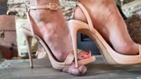 Inhuman stiletto trample -Rosanna-