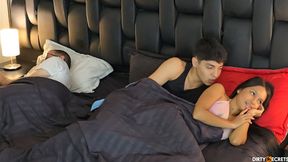 Stepsis seduces dad, sharing bed for behind-the-back threesomes