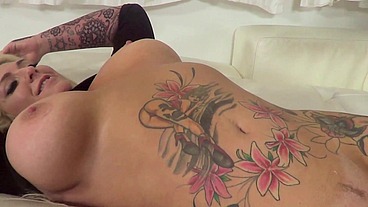 Nasty Babe Victoria Kruz Loves Pleasuring Her Pussy