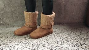 SMELLY UGG BOOTS JENNY - MP4 Mobile Version