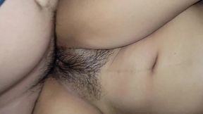 chica caliente de 18 anos folla mi gran polla recibiendo semen en el cono peludo