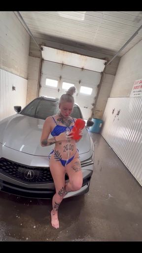 I Felt Horny While Rubbing My Car!