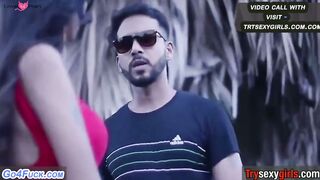 Red Saree Wali New Padosan Bhabhi Ko Hotel room Me Lejakar Chudai Kari Boyfriend Ne