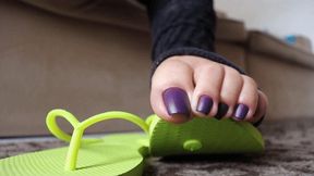 Dolce Amaran wiggling toes on acid green flipflop FOR MOBILE DEVICES - FOOT - FEET- BBW - TOES - NAILS - FLIPFLOP - NEON - WIGGLING