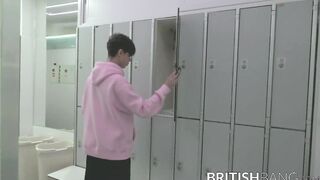 Jamie Kelvin wIth Austin and Roy ended in a threesome wank off with cum shots gushing